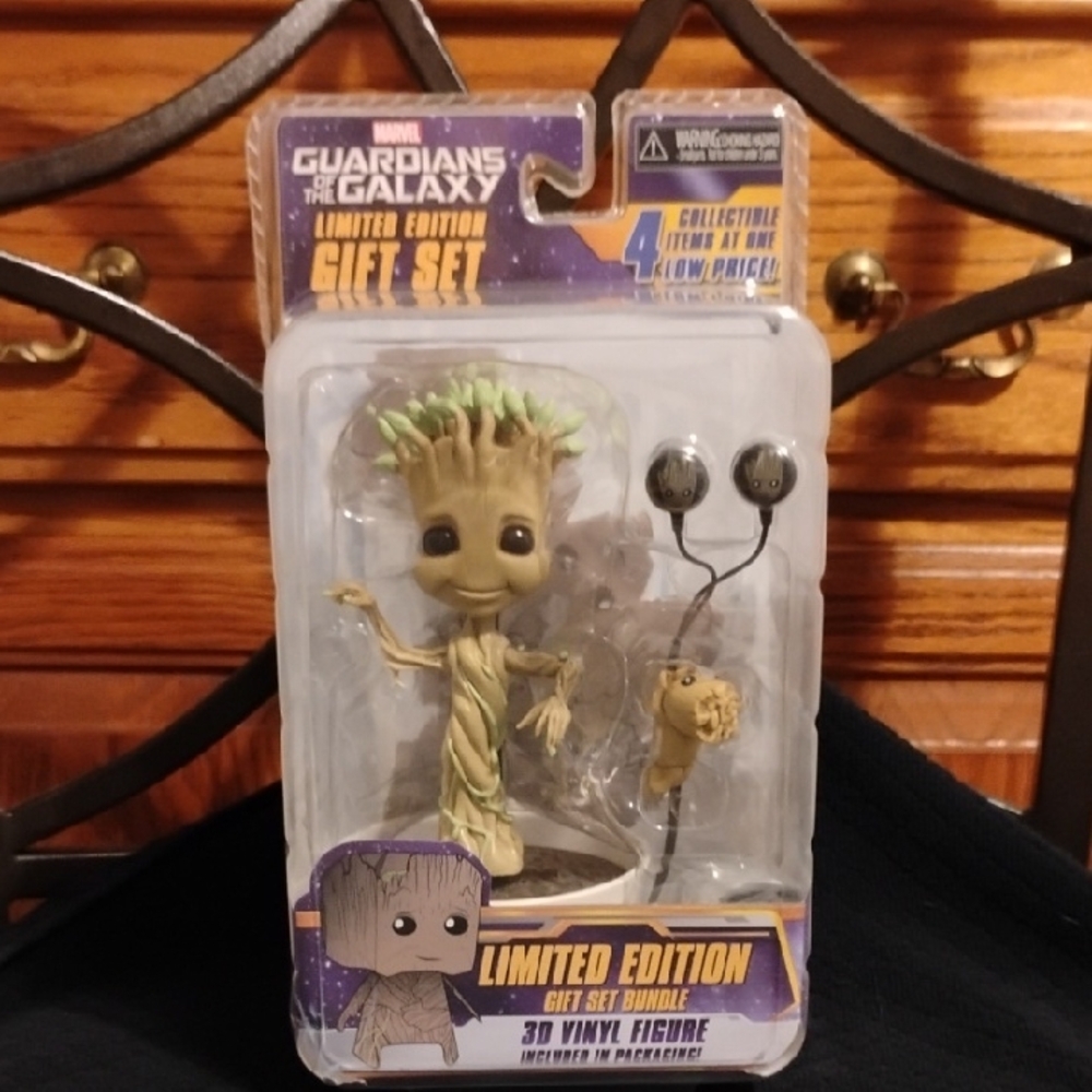 🌌 Marvel Guardians of the Galaxy Limited Edition Groot Gift Set 🌌